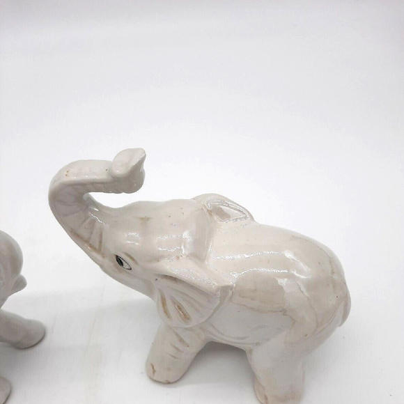 Vintage Pair Of Ceramic Iridescent Pearlescent Elephant Figurines Trunks Up - Picture 8 of 8